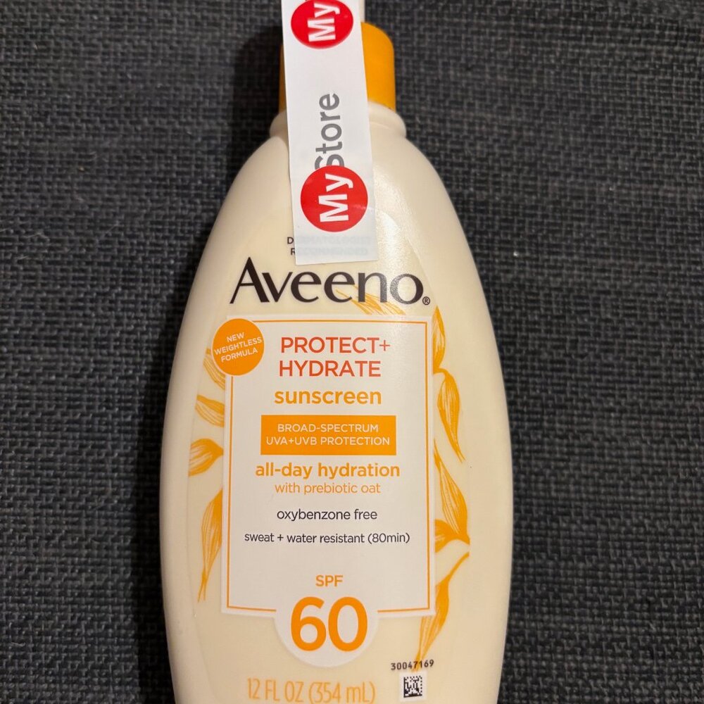 Aveeno Protect + Hydrate Sunscreen Moisturizing Lotion with Prebiotic Oat, SPF60